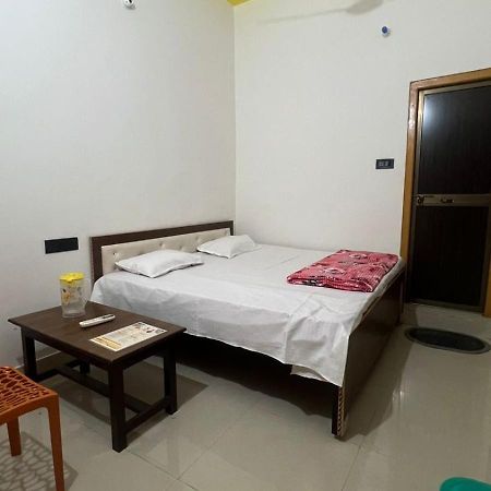 Veda Palace, 900 Meter Distancce From Temple Ayodhya Bagian luar foto
